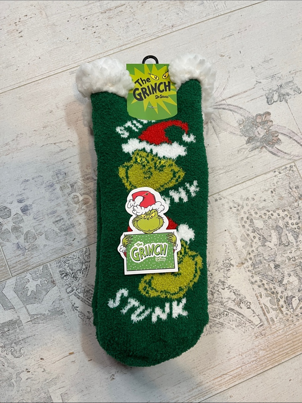 Bioworld The Grinch Dr Seuss Fuzzy Socks Size 5-10